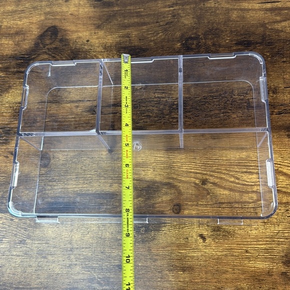 Clear Acrylic Organizer - Picture 4 of 5